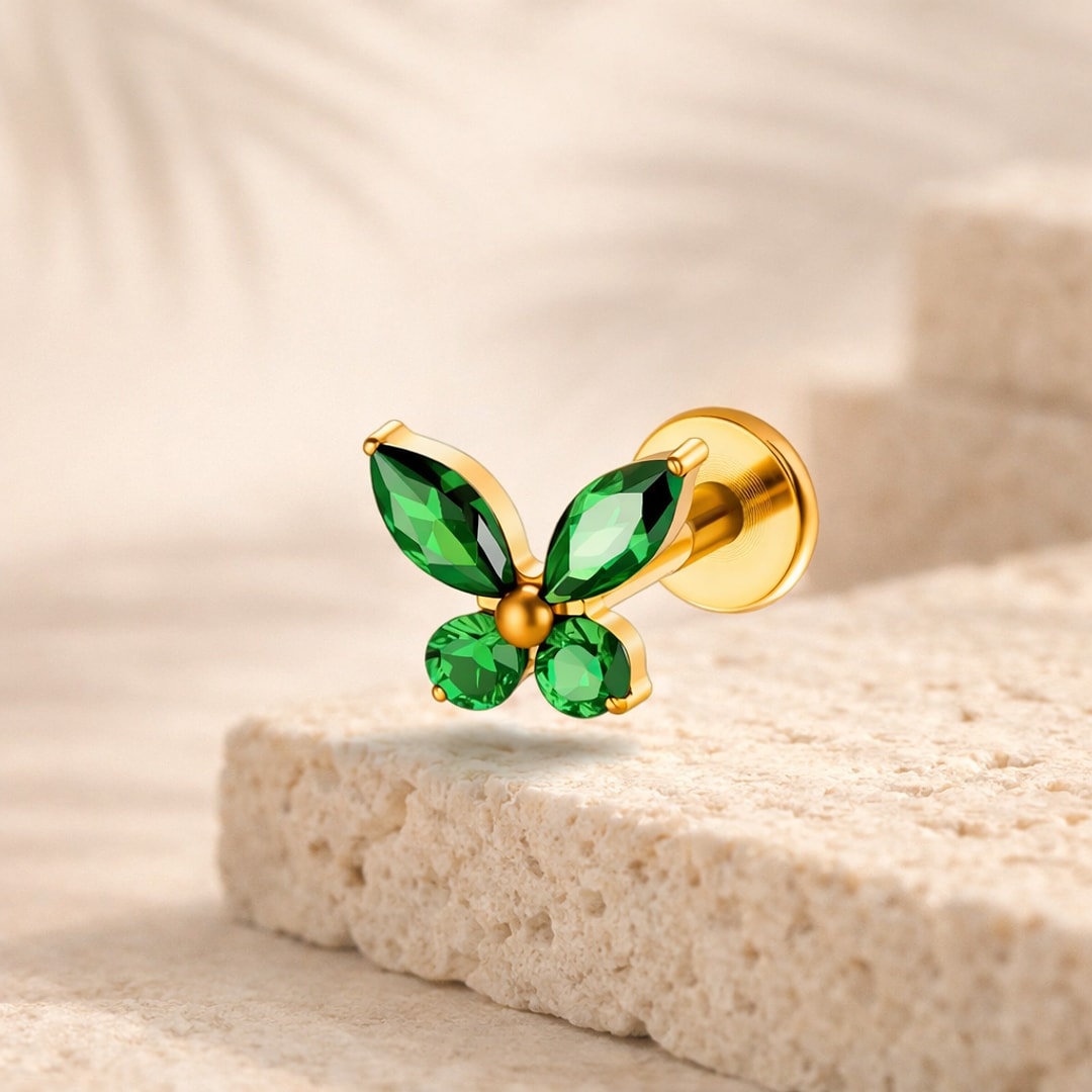 Bijou de piercing stud / flat back, Boucles d'oreilles piercing titane / zircon marquise, tige filetée, en titane