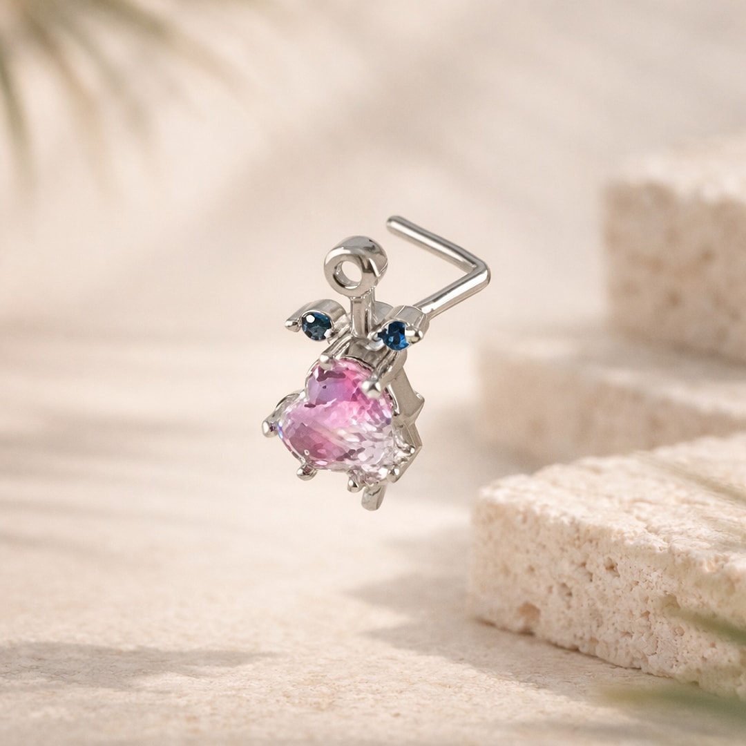 Stud de nez en L argenté avec cœur en zircon rose et deux zircons bleus, acier chirurgical 0,8 mm