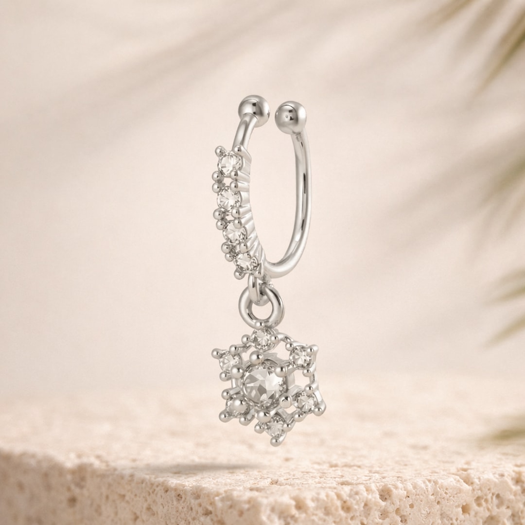 Faux piercing sans trou pour nez et hélix, anneau argenté serti de zircons avec pendentif flocon