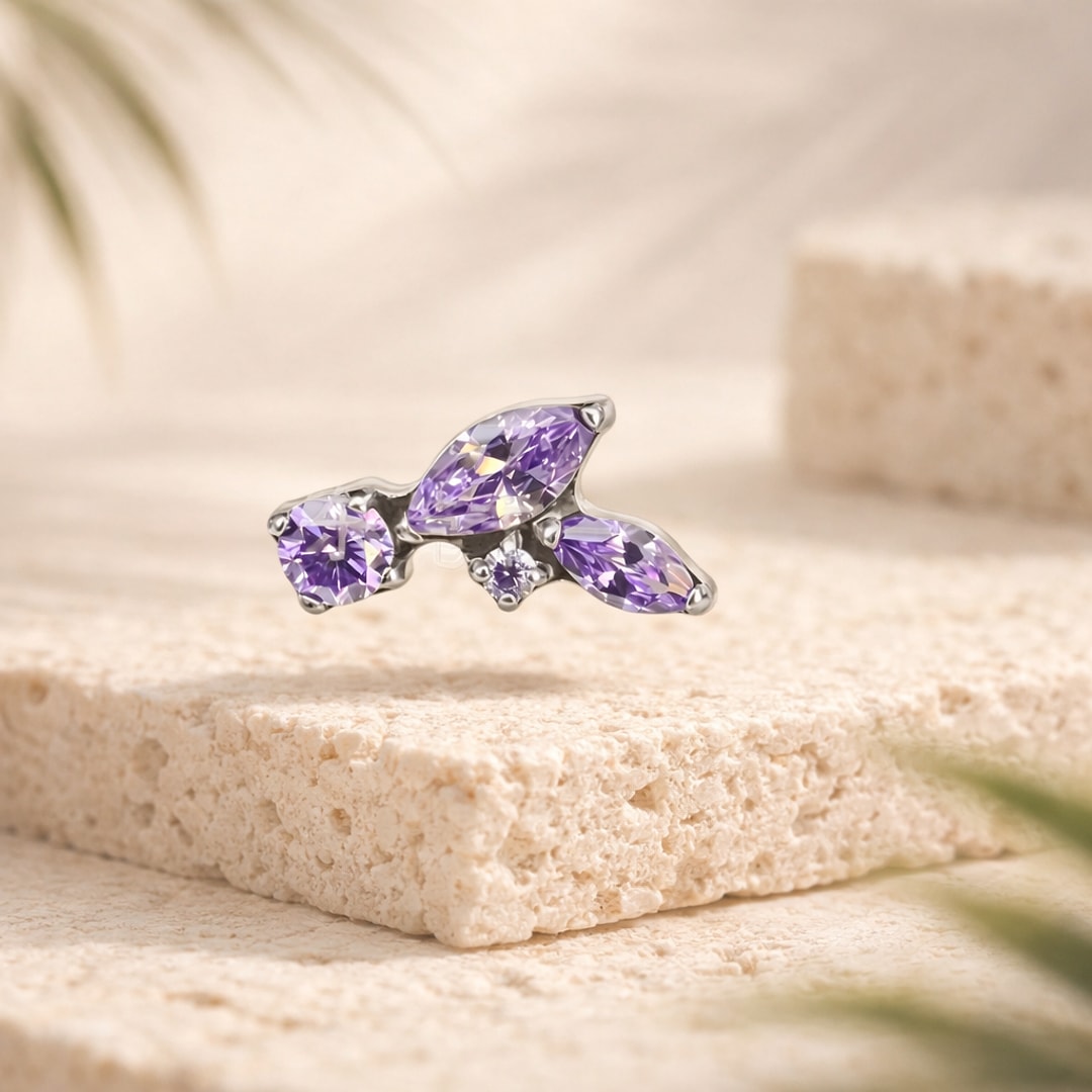 Top de labret en titane argenté, éventail de zircons violets navette et zircon clair central