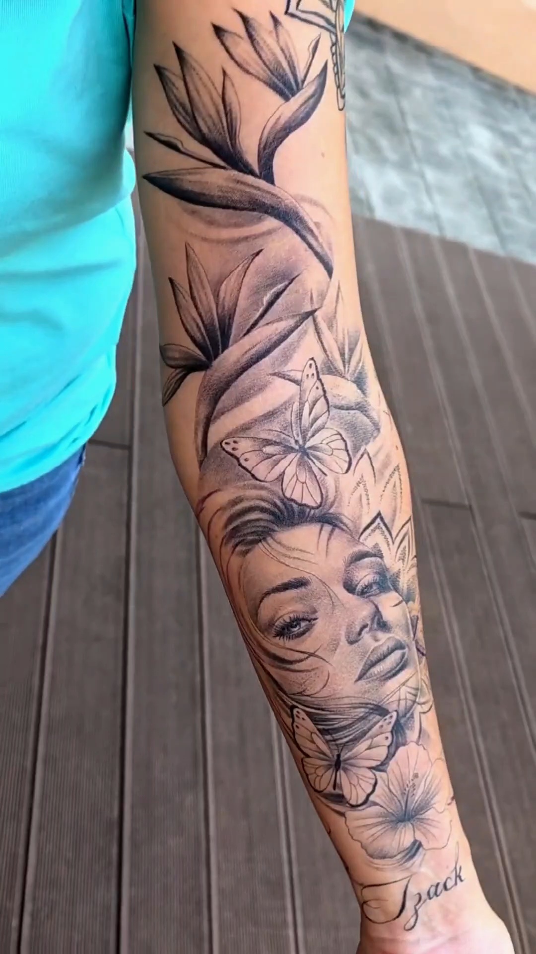 Tatouage par JM à Saint-Denis